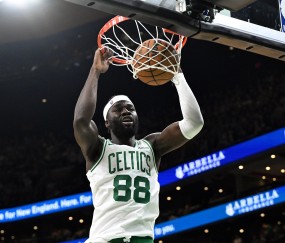 拼尽全力！科塔抢下生涯新高20板 8中3拿到6分