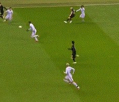 中超直播-【欧联杯】费兰·托雷斯扳平 巴萨客平10人法兰克福